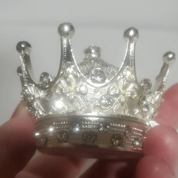 Elegant Silver Crown Trinket Box - Picture 3 of 6